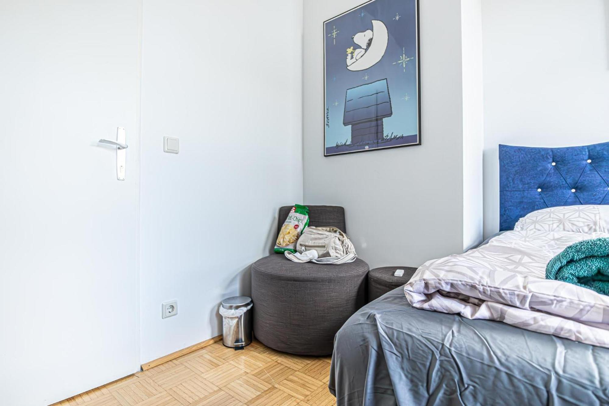 Near Schoenbrunn - Economy Rooms In Shared Apartment At Meidling Train Station 维也纳 外观 照片